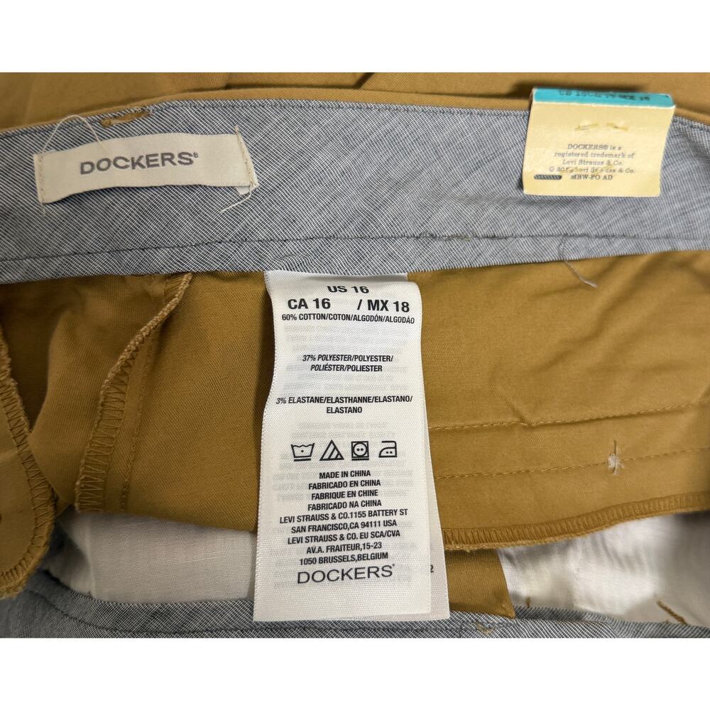 Dockers Womens Khaki Pants Size 16 Metro Capri Stretch Crop Slash Pockets New - Picture 7 of 11